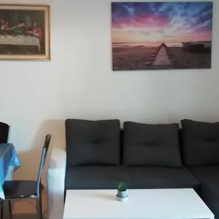 Apartment Apartmani Kod Rade