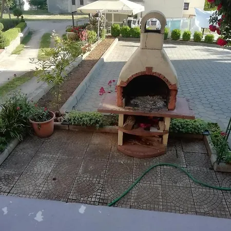 Apartment Apartmani Kod Rade Pakoštane