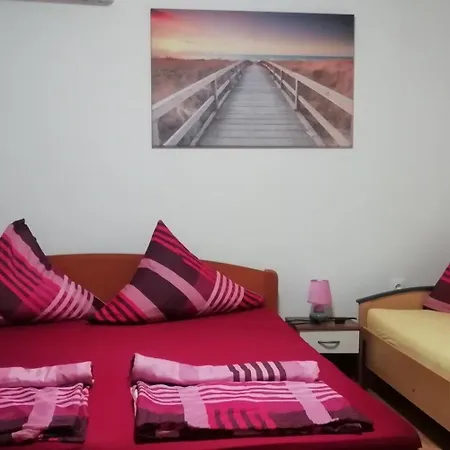 Apartmani Kod Rade * Pakostane