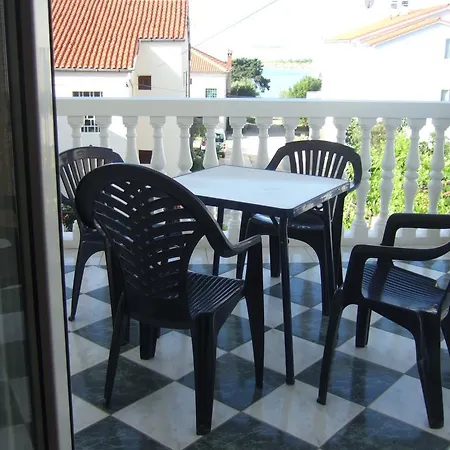 Apartment Apartmani Kod Rade Pakostane